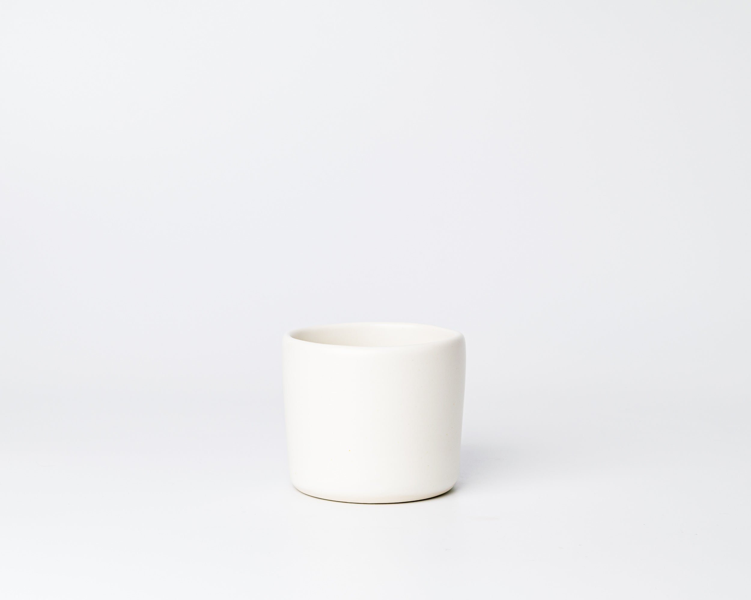 Seven Piece Organic Rim Dinnerware Setting