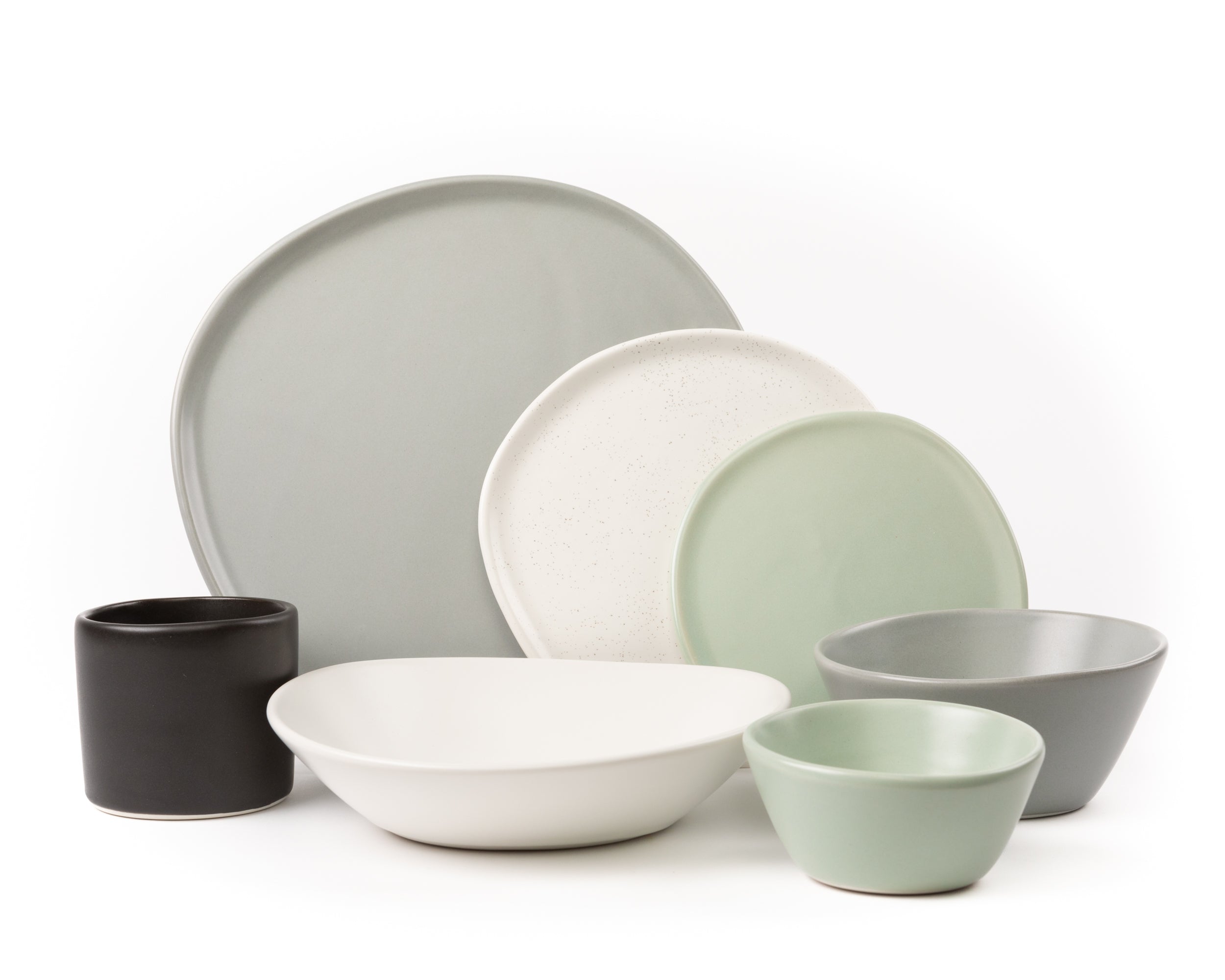 Seven Piece Organic Rim Dinnerware Setting
