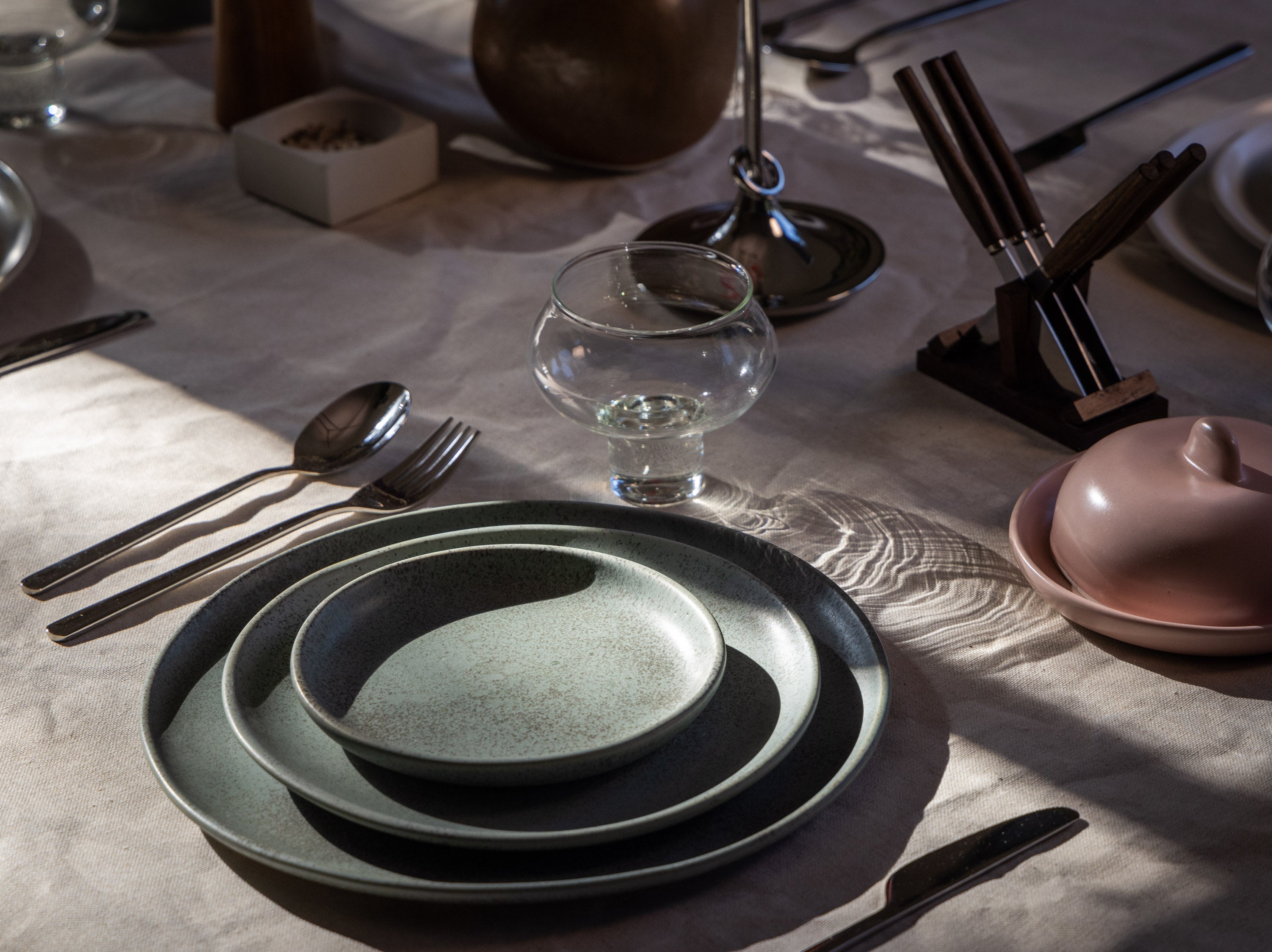 Five Piece Curved Coupe Dinnerware Setting