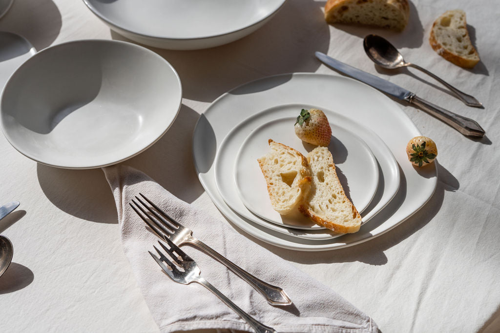 Five Piece Organic Rim Dinnerware Setting