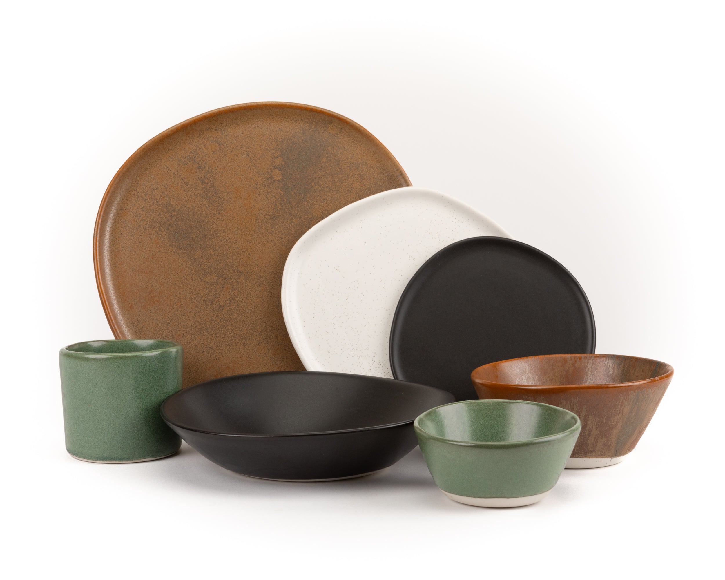 Seven Piece Organic Rim Dinnerware Setting