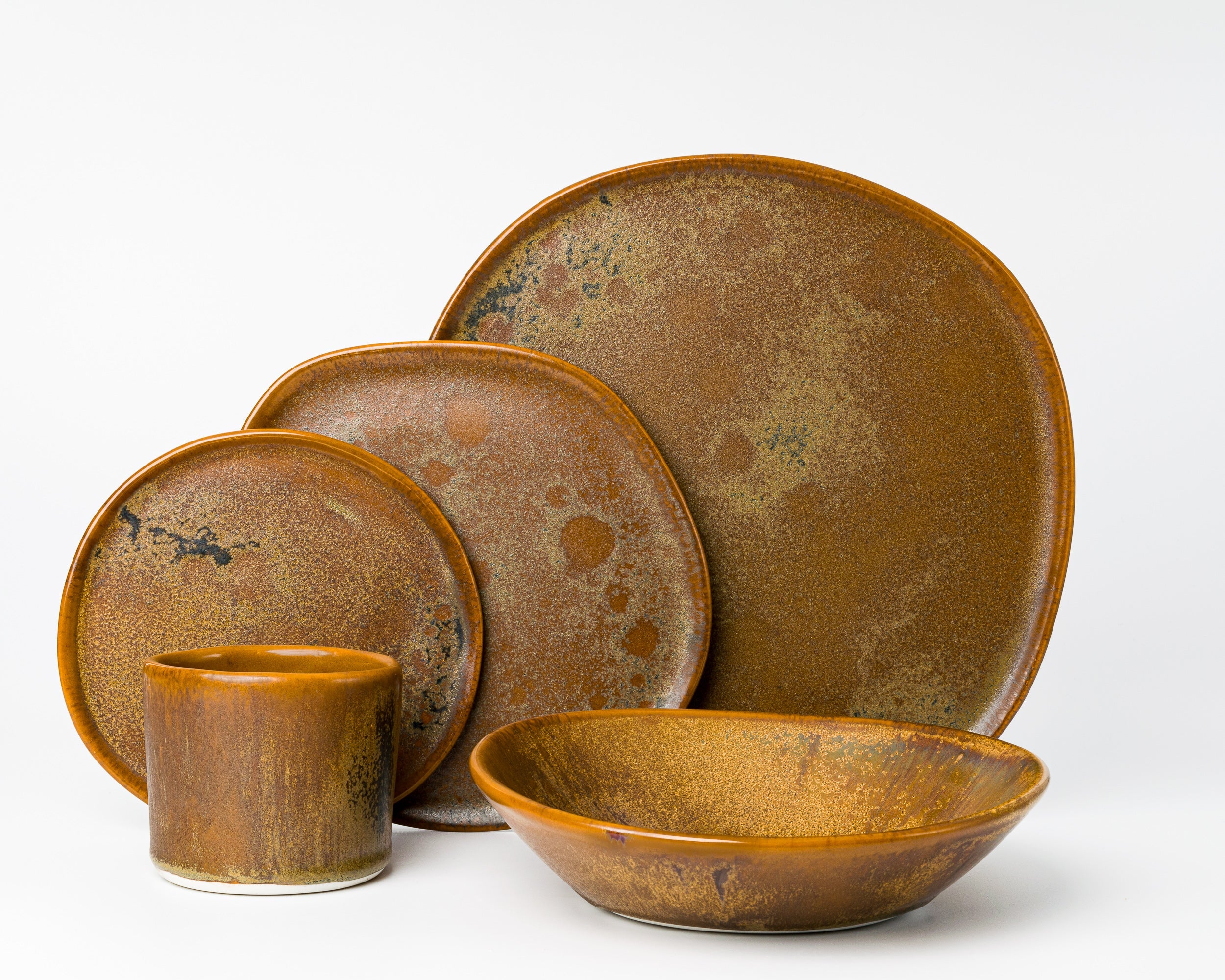 Five Piece Organic Rim Dinnerware Setting