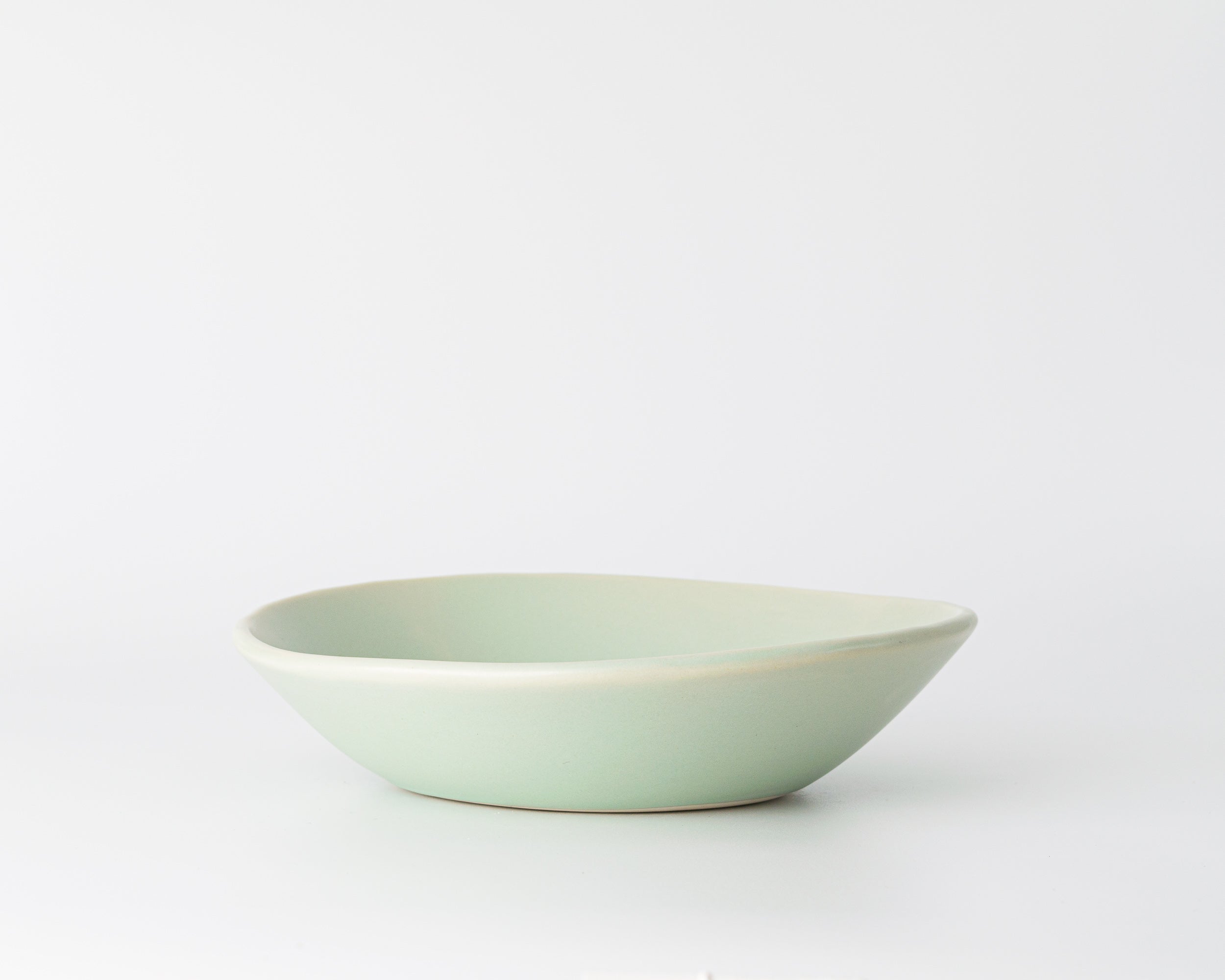 Seven Piece Organic Rim Dinnerware Setting