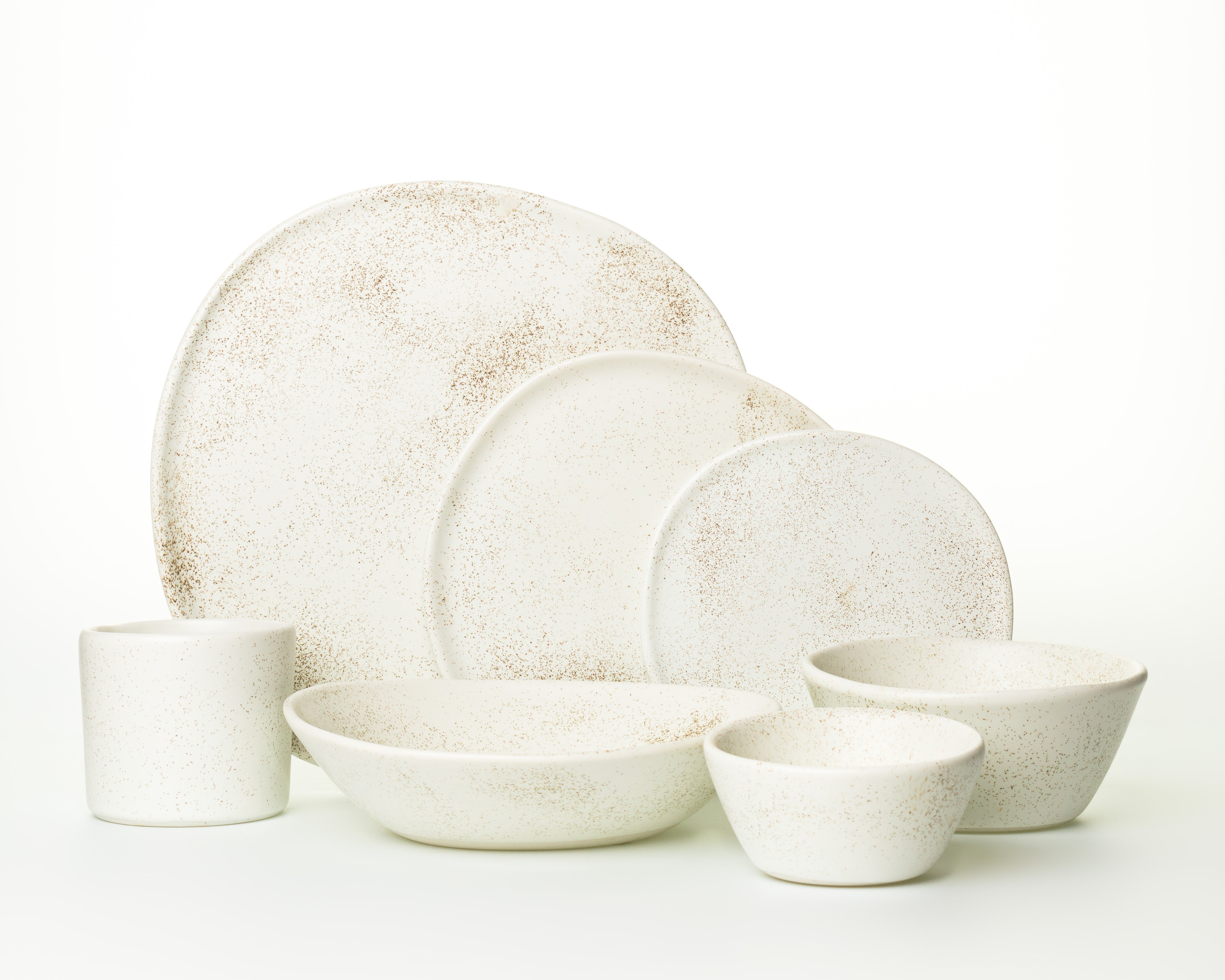 Seven Piece Organic Rim Dinnerware Setting