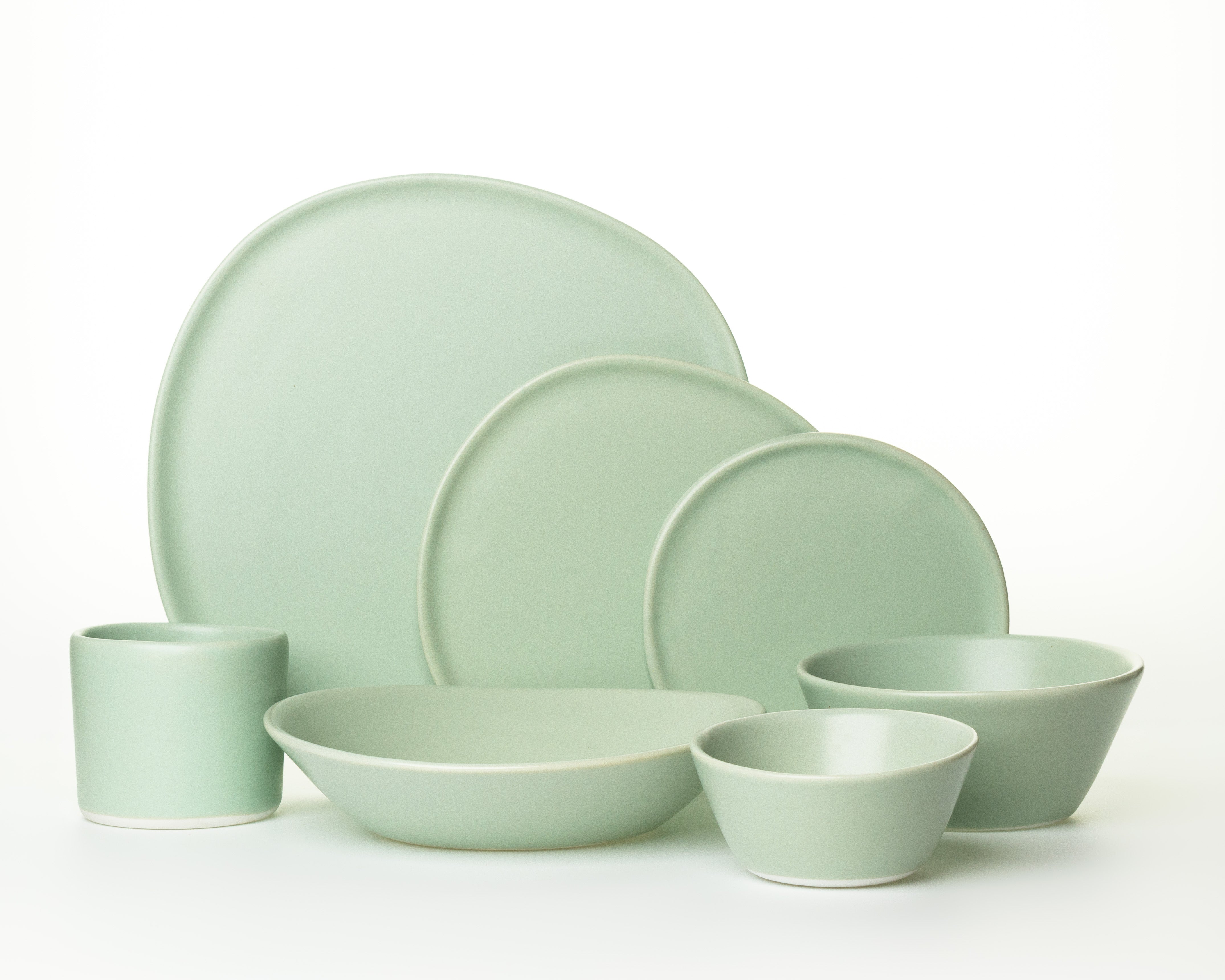 Seven Piece Organic Rim Dinnerware Setting