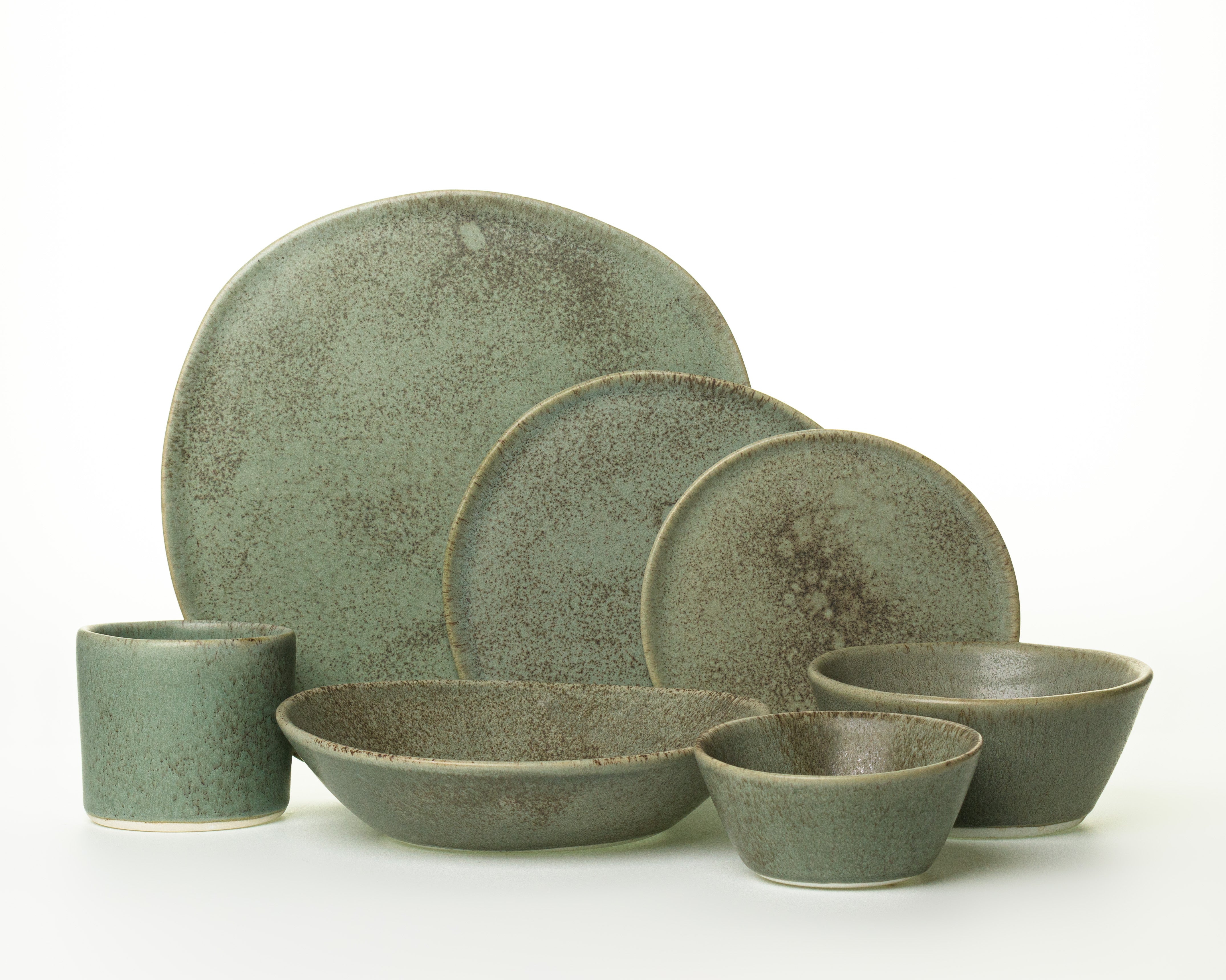 Seven Piece Organic Rim Dinnerware Setting