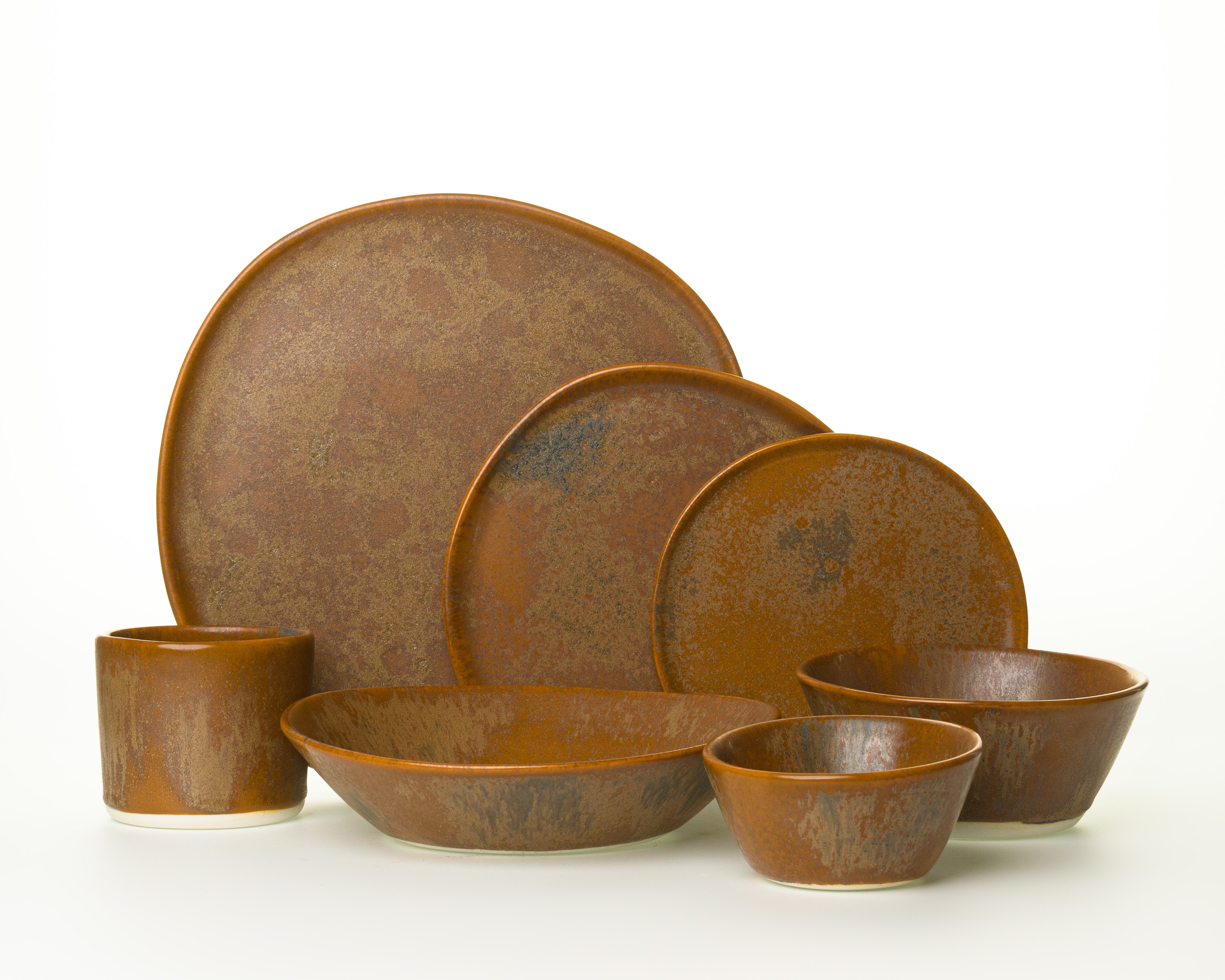 Seven Piece Organic Rim Dinnerware Setting