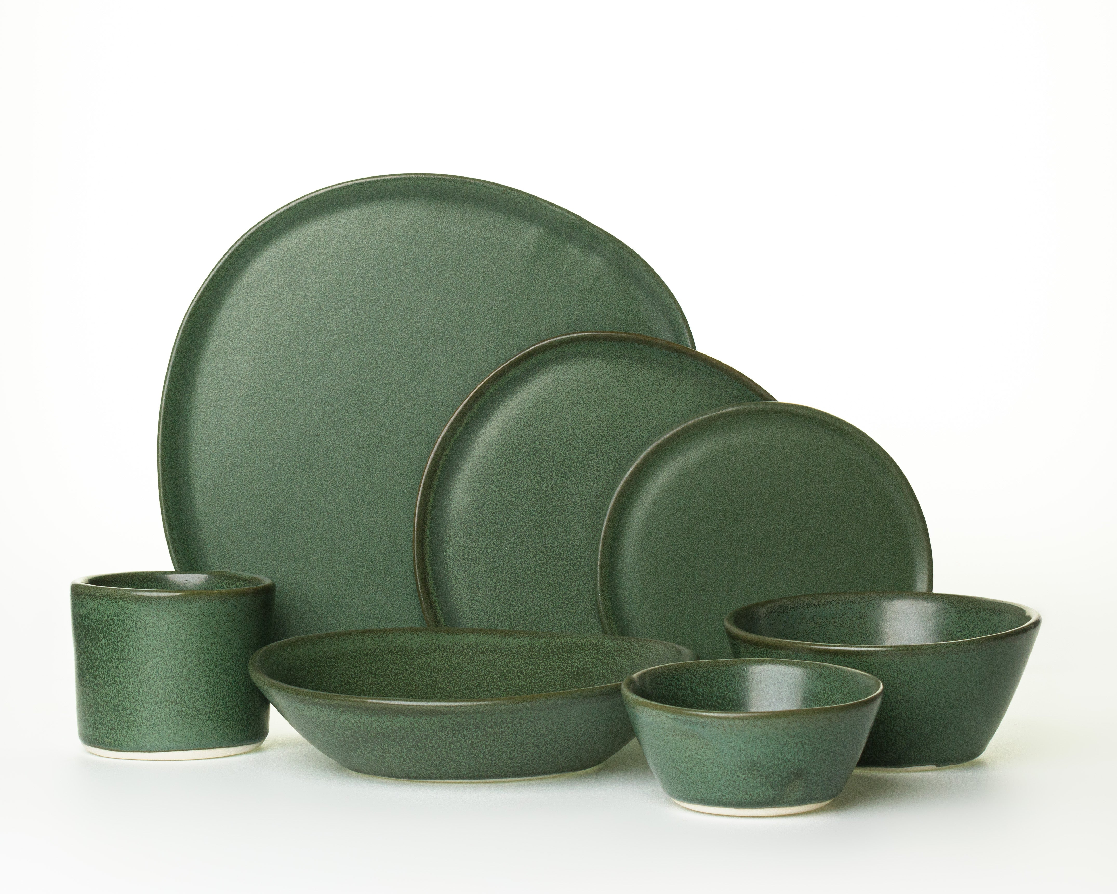 Seven Piece Organic Rim Dinnerware Setting