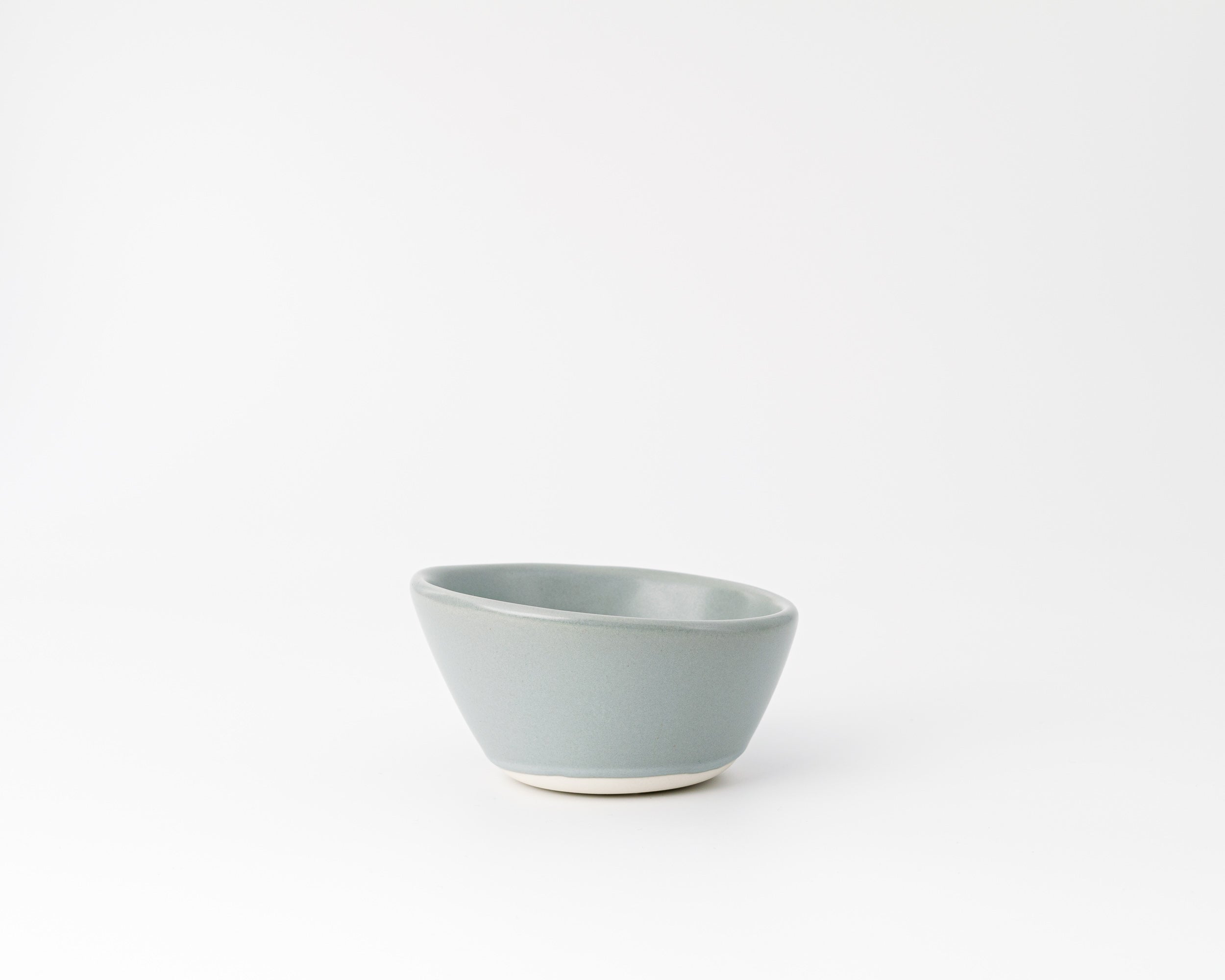 Seven Piece Organic Rim Dinnerware Setting