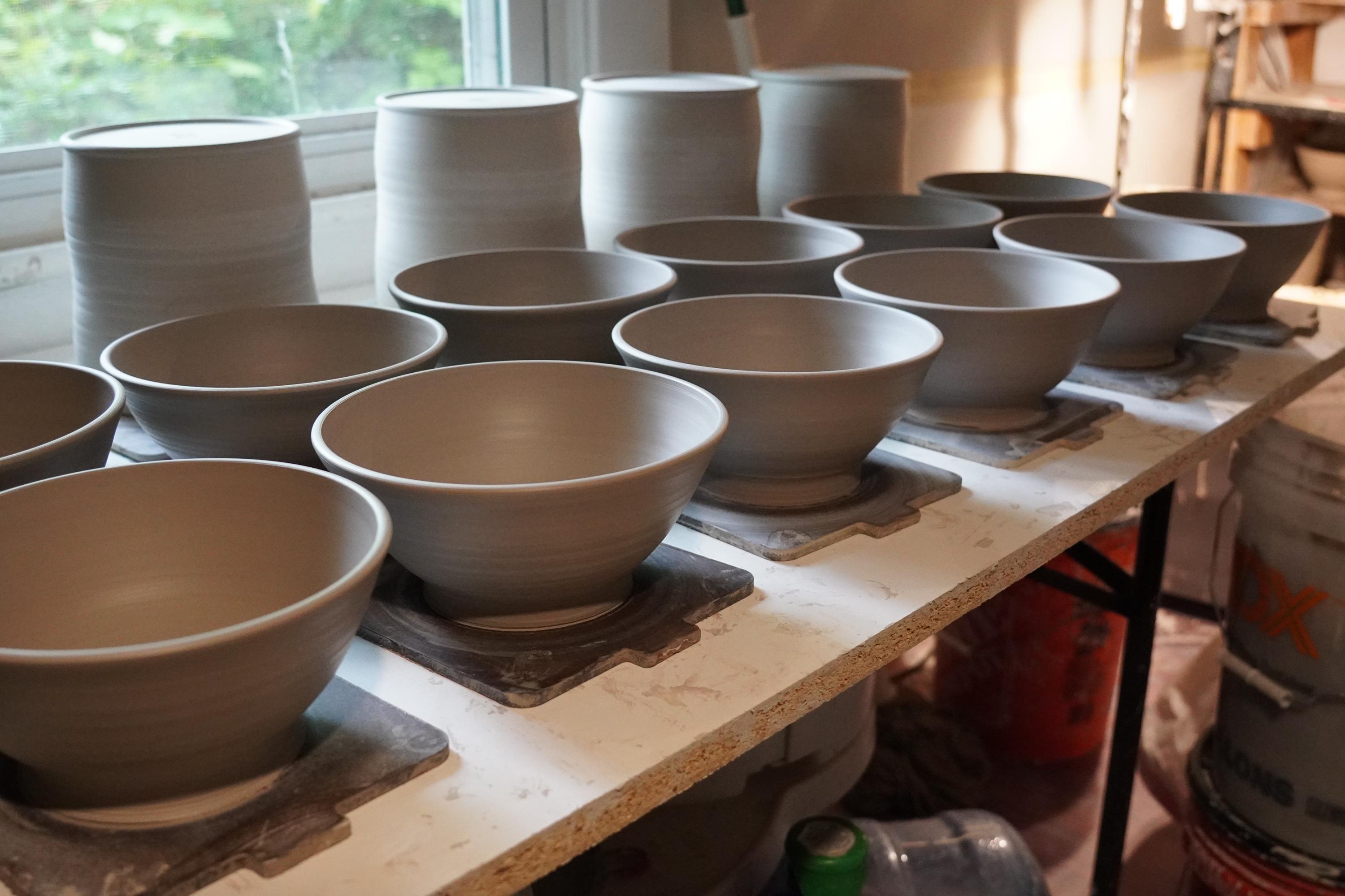 Stoneware Pottery Bowls for Salad, Soup, Pasta and Cereal - Image 10