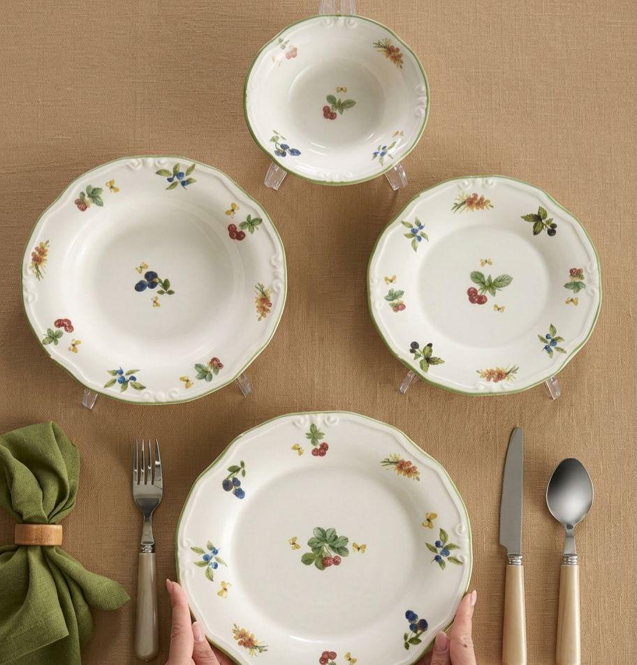 24-Piece Berry Botanical Stoneware Dinnerware Set, Ceramic Service for 6 - Image 3